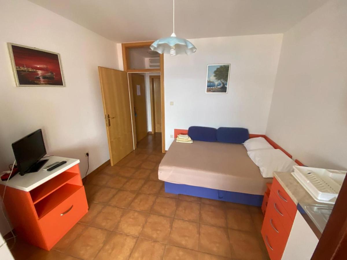 Apartments Viktor Рогозниця Екстер'єр фото