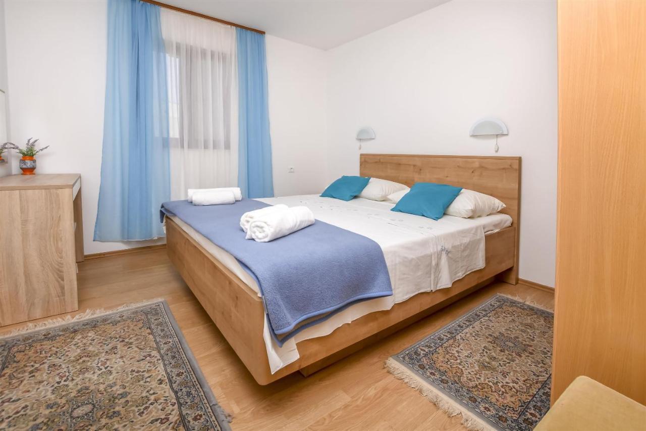 Apartments Viktor Рогозниця Екстер'єр фото
